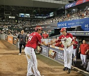 이승엽 넘은 최정…통산 1천356번째 득점으로 KBO 신기록 수립