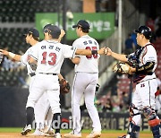 [MD포토] 3-0 승리 두산베어스 'KIA 10연승 막았다'