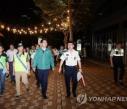 혁신도시 일원에서 합동 순찰하는 원강수 원주시장