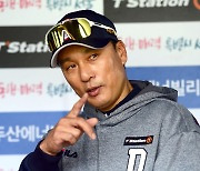 “어차피 최정이 내 기록 다 깰 것”… 이승엽의 말, 현실이 된다