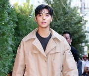 [포토] 강민혁, '불금에 빛나는 멋짐'