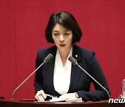 배현진 "가짜뉴스 반지성적 악성범죄"…이동관 "보완입법 필요"