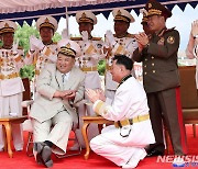 북한 김정은, 전술핵공격잠수함 진수식 참석