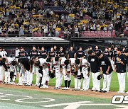 'LG전 패배 복기' 이강철 감독,"나가면 뛴다, 박동원 빼고 다 뛰는 것 같다" [수원 톡톡]