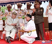 [2보] 북 "첫 전술핵공격잠수함 건조"…김정은 진수식 참석