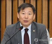 이철규 "부산저축은행 비리은폐 주범은 당시 靑민정수석이던 文"