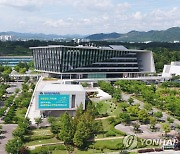 하이트진로 맥주병에 '완주 와일드＆로컬푸드 축제' 라벨 부착