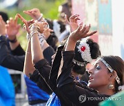 윤석열 대통령 내외, 인도 도착 환영 공연