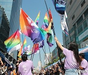 "차별을 넘어" 올해로 6번째 인천에서 열린 퀴어축제