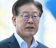 이재명 5번째 검찰 조사..."대북송금 무관" 진술서 공개