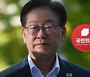 민주 "정치검찰 악행"...與 "민주투사 코스프레"