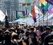 인천퀴어축제 행진 대열 난입한 50대 남성 체포