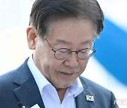 '쌍방울그룹 대북 송금 의혹' 관련 검찰 출석하는 이재명 대표