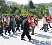 북한, 9·9절 75주년 맞아 혁명열사릉에 헌화