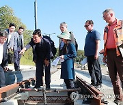 독일 베를린 노면 열차 현장 시찰 나선 김두겸 울산시장