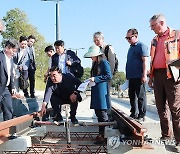 독일 베를린 노면 열차 현장 시찰 나선 김두겸 울산시장