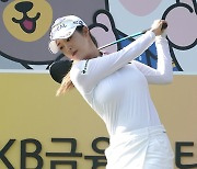 [Ms포토] 김재희 '왼손 타법으로 이미지 스윙'