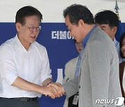 '단식 11일차'에 농성장 찾은 이낙연 "이재명, 단식 거둬달라"(종합)