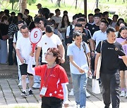 '명동에 유커 많다 했더니'..中 입국자 일년새 9배 폭증...항공사 노선 증편 본격화