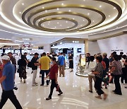 HDC Shilla Duty Free store greets first Chinese group tour