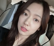 박신혜, "10년 동안.." 부모님 새출발 응원…결혼·출산 후 겹경사