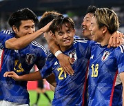 일본축구, ‘전차 군단’ 또 깼다···이번엔 4-1 대승