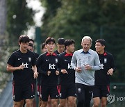 '무색무취' 사령탑에 '도전 없는' 태극전사…벼랑길 한국 축구