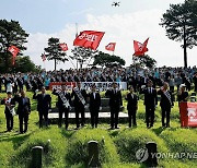 광주 망월동 묘역 찾은 진보당