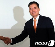 살몬 UN 북한인권특별보고관 만나는 김영호 장관