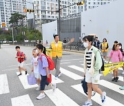 이현재 하남시장, 학생들의 안전한 등교 돕는 ‘1일 도우미’로 참여