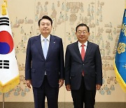 ‘단식 선배’ 이정현 “김기현, 이재명 손 잡아줘야”