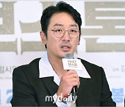 [MD포토] 하정우 '손기정 선수로 열연했어요'