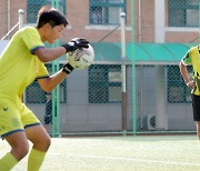 한국 유소년 축구팀 지도하는 세자르