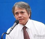 이호철통일로문학상 본상 수상작가 메도루마