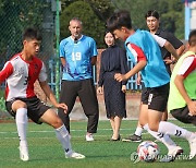 중학교 축구팀 방문한 이탈리아 레전드 참브로타