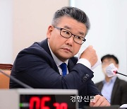 [사설]주식 백지신탁 버티다 패소한 유병호, 즉시 이행하라