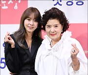 [MD포토] 유이-윤미라, '똑 닮은 모녀'