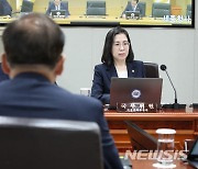 국무회의 참석한 이종섭 국방부 장관과 김현숙 여가부 장관