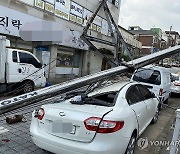 인천 만수초서 공사 중 넘어진 크레인