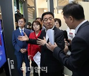 [포토] 일자리센터 키오스크 면접기 시연