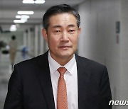 이동하는 신원식 의원