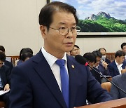 노동장관 "철도노조, 명분 결여된 파업 철회해야…불법 엄정 대응"