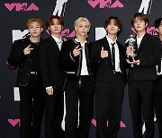 BTS 정국·블랙핑크·투바투·스키즈...‘MTV VMAs’서 다시 쓴 K팝史