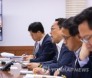 8월 취업 시장 통계 관련 발언하는 김병환 기재부 1차관