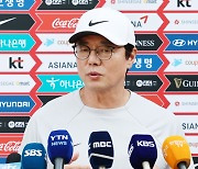 PSG 이강인 'AG 합류' 시점 불투명… 황선홍 감독 "나도 답답해"