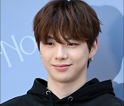 [MD포토] 강다니엘, '매력 손하트'