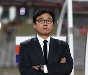 황선홍 감독 “PSG, 이강인 언제 보내겠다는 말 아직도 없어…조율 잘 되지 않아 답답”