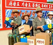 '방러' 김정은 귀국 전…주민들은 가을걷이 '총력전'[데일리 북한]