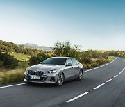 BMW 뉴 5시리즈 구매 고객 대상 특별 구매 프로그램 선봬