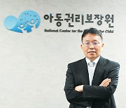 “바라던 출생통보제 내년에야 시행, 아이들 희생돼야 정책 바뀌다니…”[M 인터뷰]